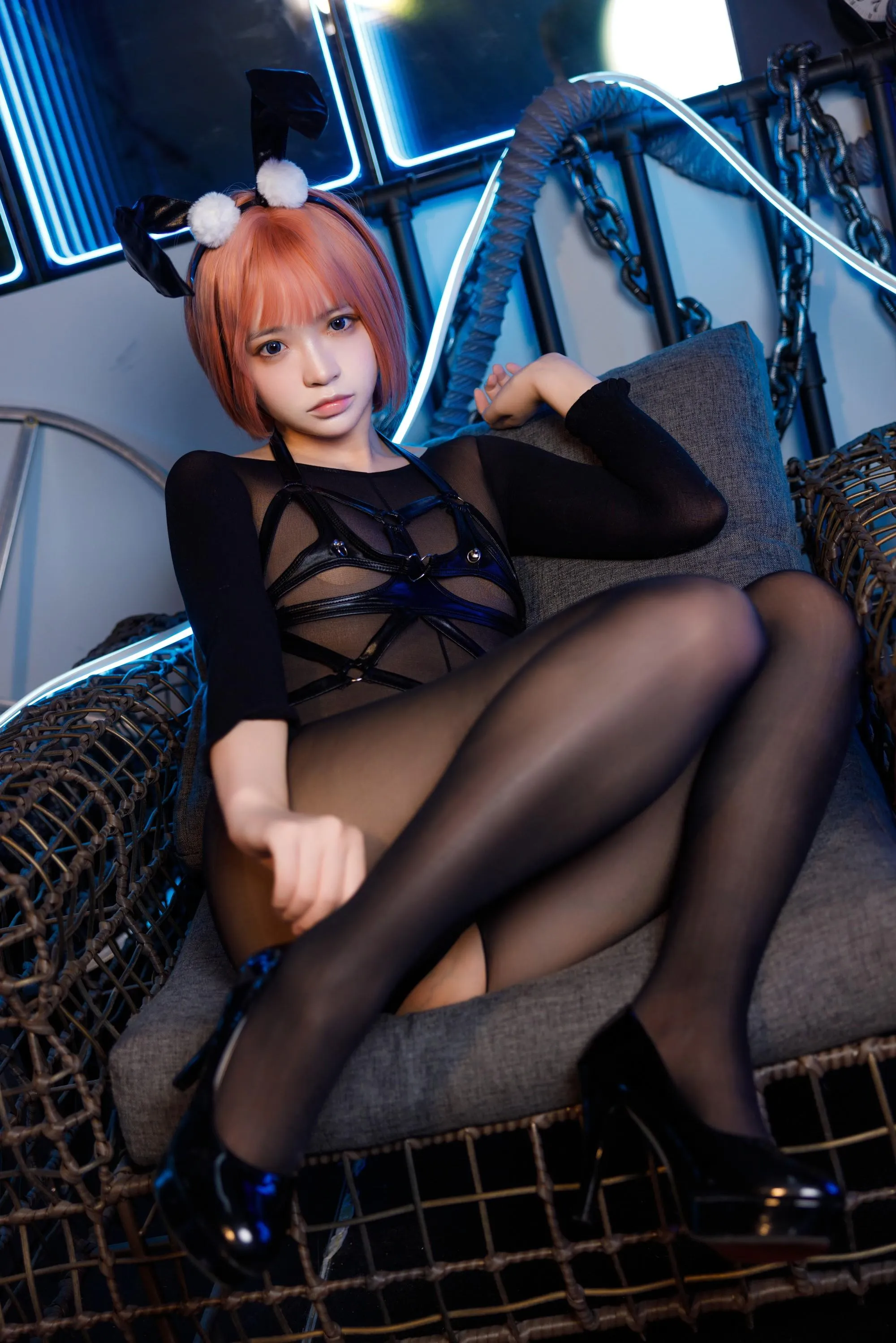 疯猫ss – NO.128 黑丝束缚兔 [35P]插图1